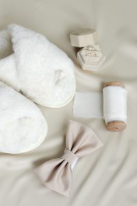 Aamutossut luonnonvalkoinen