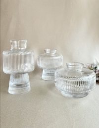 Uurretut pienet maljakot