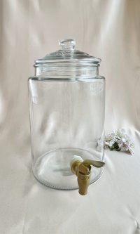 Iso juoma-astia hanalla